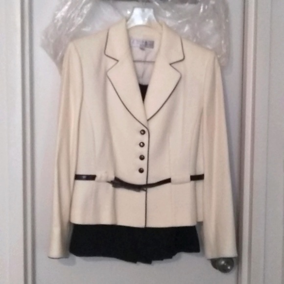 New Tahari 2 pcs. Suit 10P - Picture 1 of 7